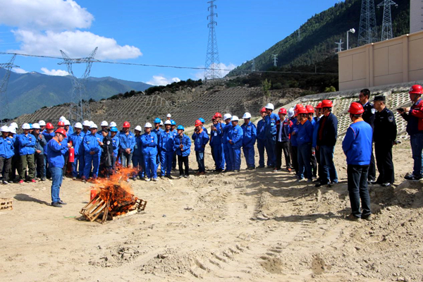 川藏铁路拉萨至林芝段供电配套工程 输变电工程举行森林防火等应急演练